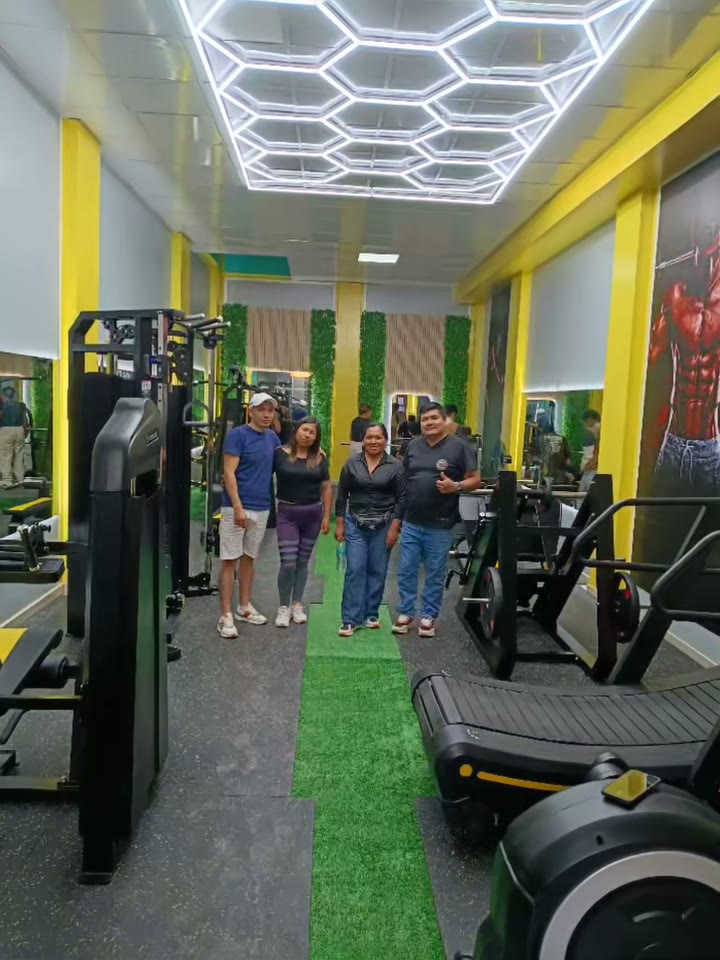 Gimnasio equipado en Sandia, Puno